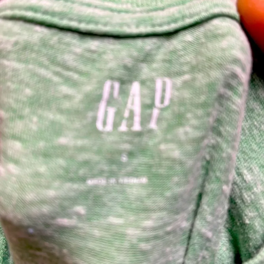 Nwot Gap Youth Green Logo Short Sleeved Tee Shirt.  Size Small